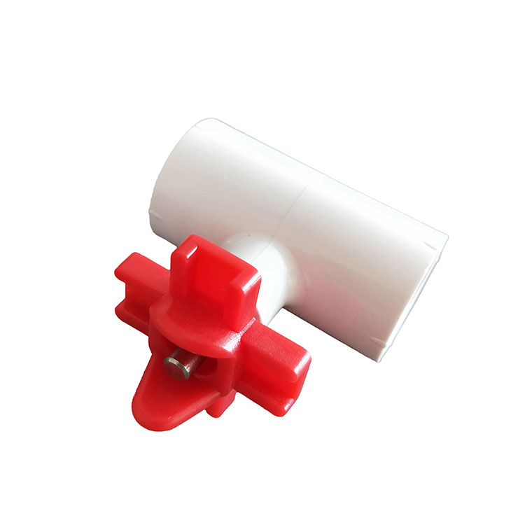 Chicken Waterer PVC Tee Fittings with 1/8